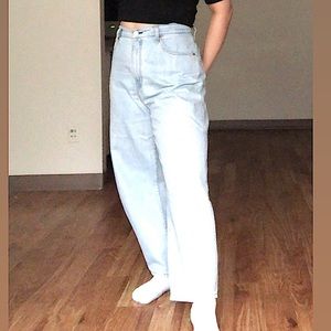 Balloon Levi’s jeans